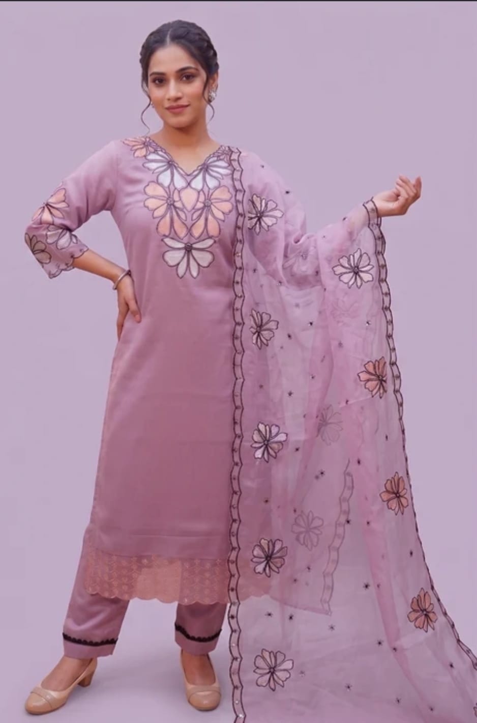 Salwar suit